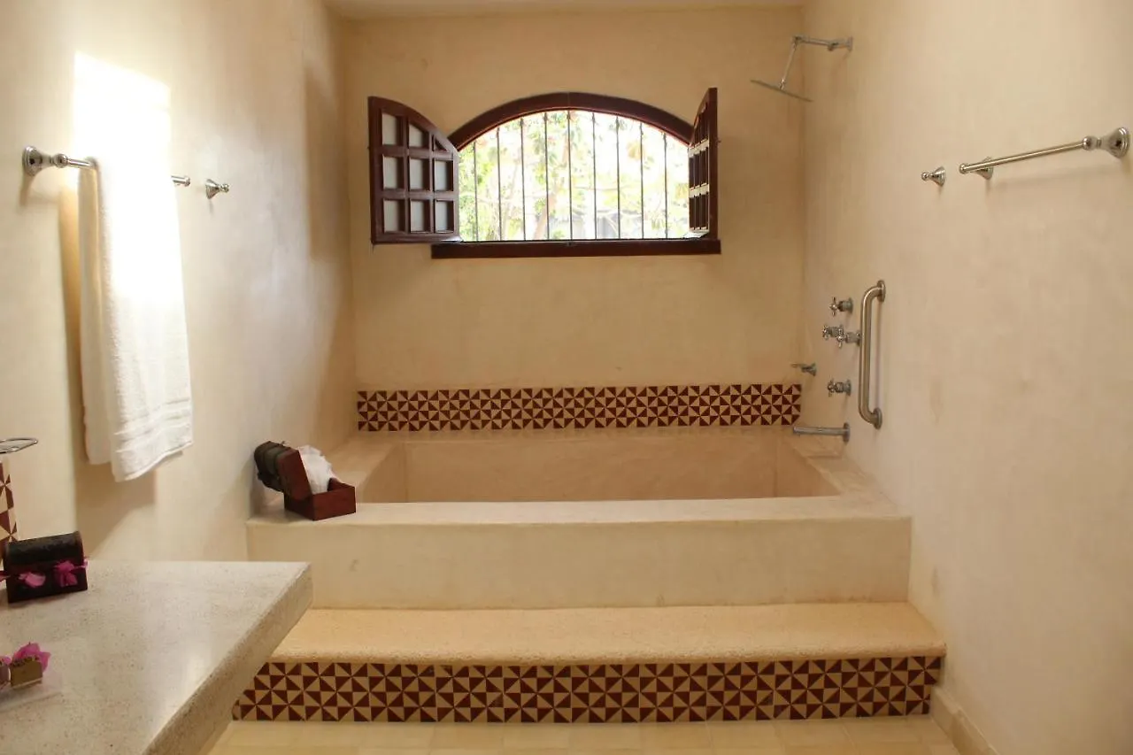 Villa Bugambilia Colonial Charm With Spacious Design And Private Pool Five Minutes From Downtown Mérida Μεξικό