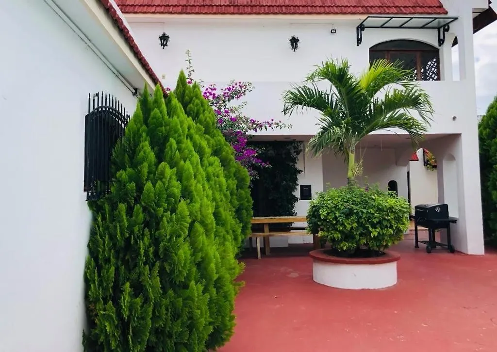 Villa Bugambilia Colonial Charm With Spacious Design And Private Pool Five Minutes From Downtown Mérida